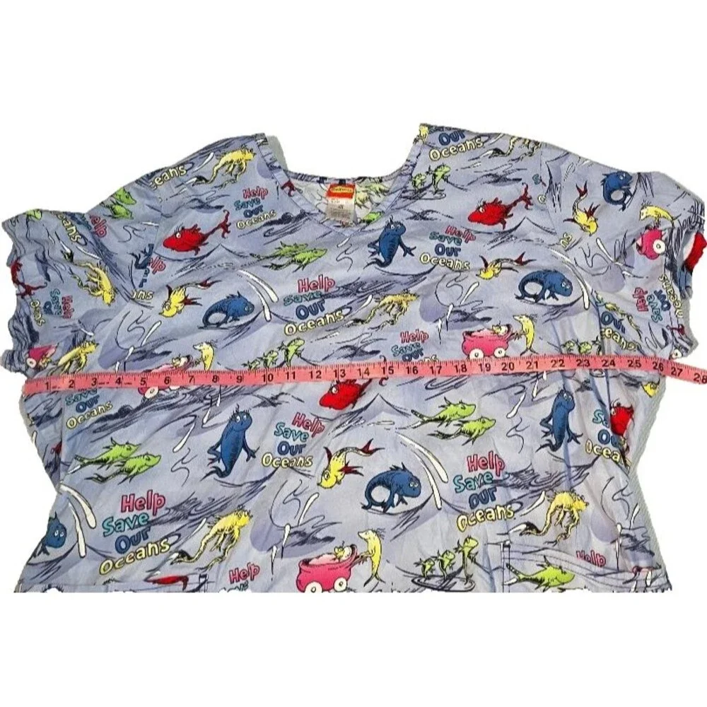 Dr. Seuss Help Save Our Oceans Medical Scrub Top 3XL Light Blue 2 Pocket V-Neck - Picture 5 of 6